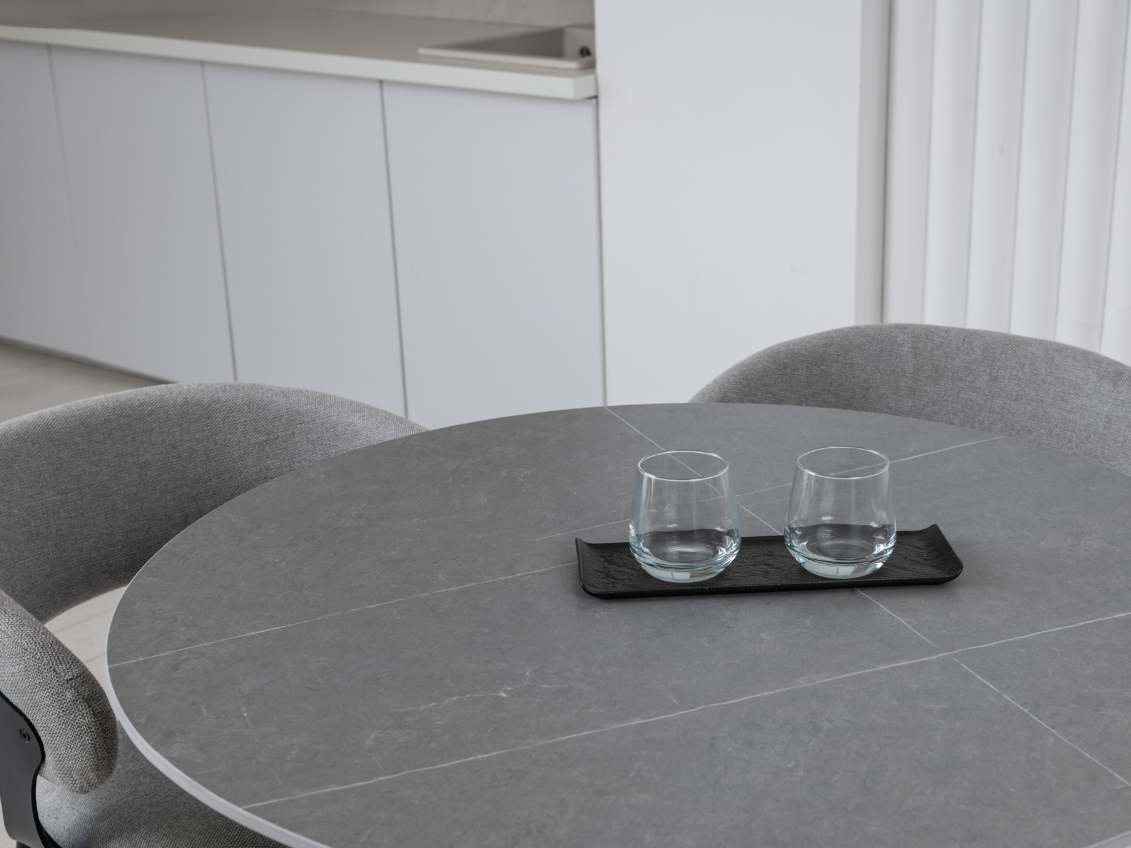 Стіл обідній T-325 айс грей + чорний 4